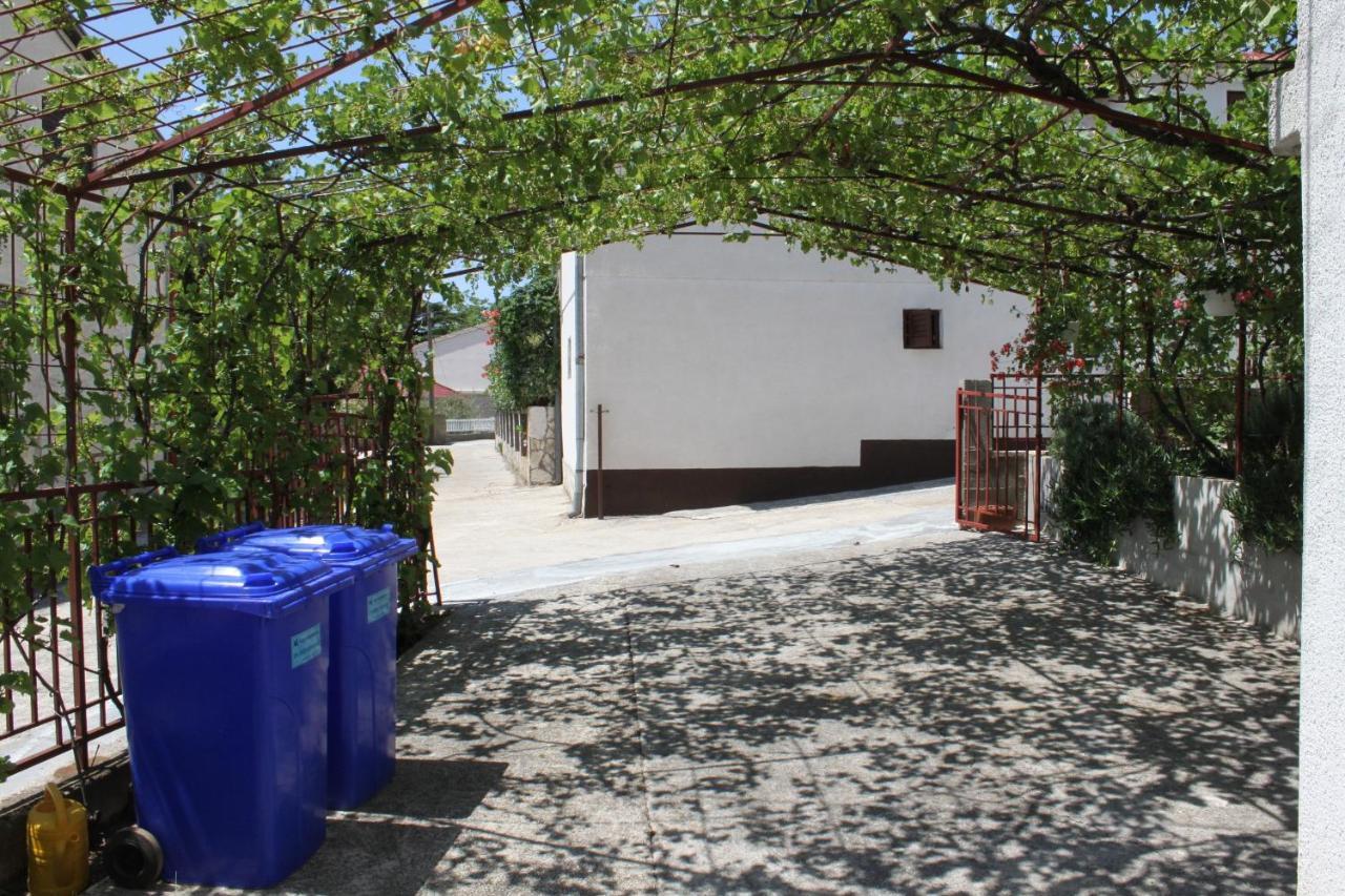 Apartments With A Parking Space Starigrad, Paklenica - 6431 Buitenkant foto